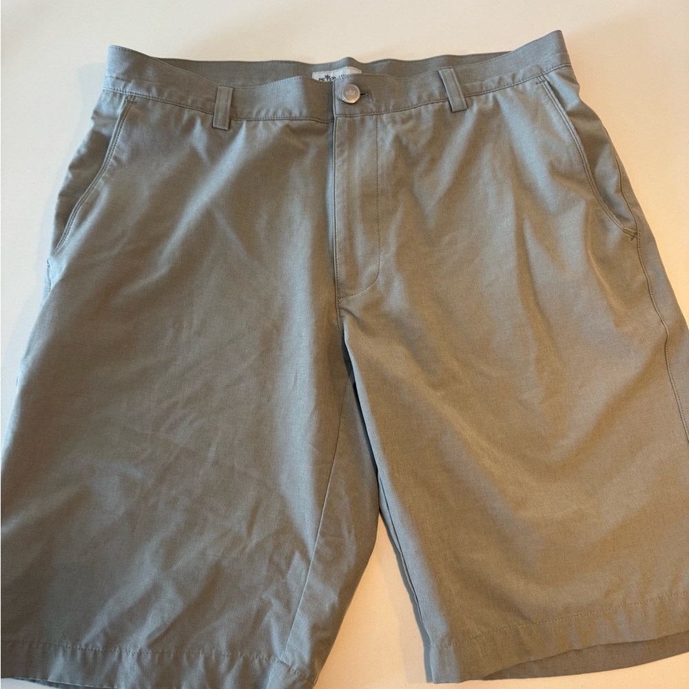 Peter Millar Shackleford Performance Light Gray Shorts (33 Waist)